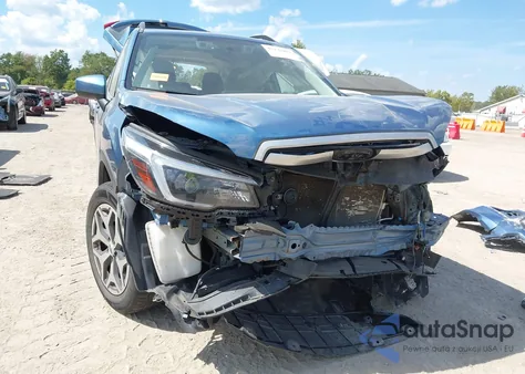 2021 Subaru Forester Premium z USA, uszkodzony, nr VIN JF2SKAFC8MH436226